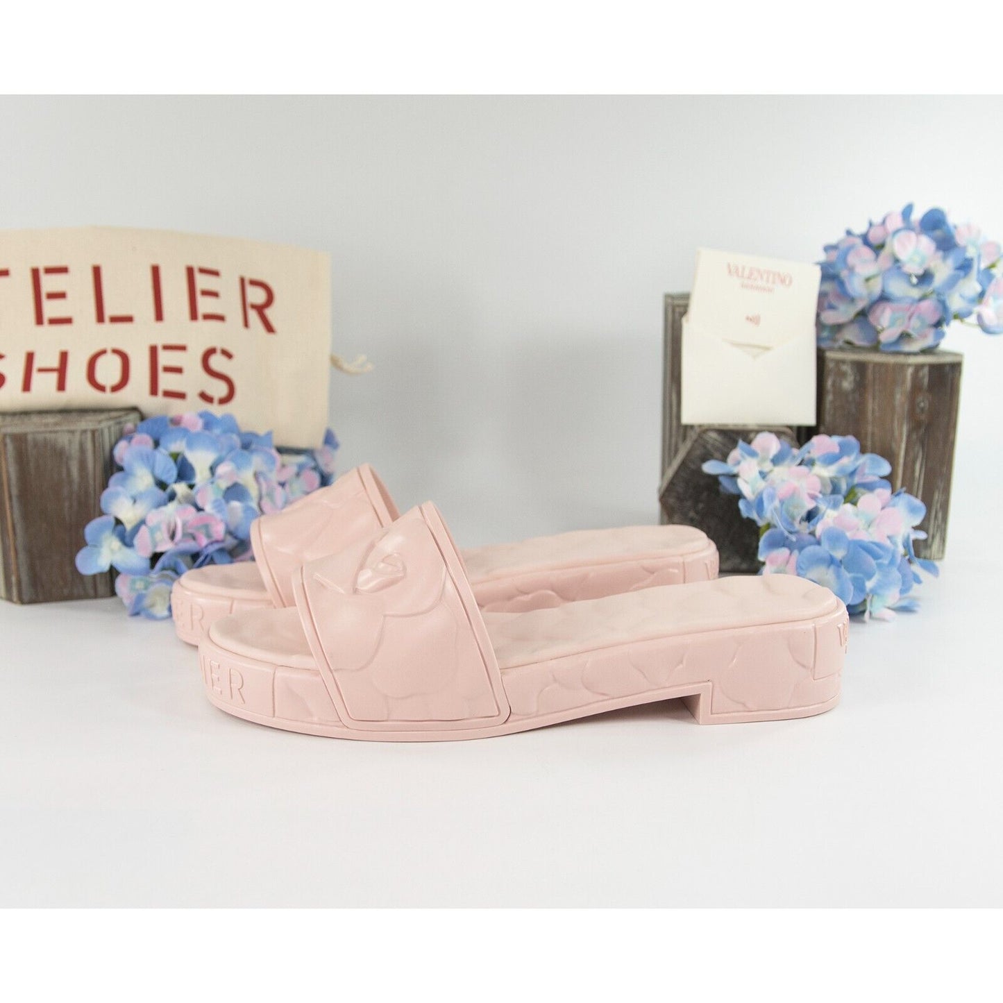 Valentino Garavani Rose Quartz Limited Edition 40MM Rubber Slide Sandals 40 NIB