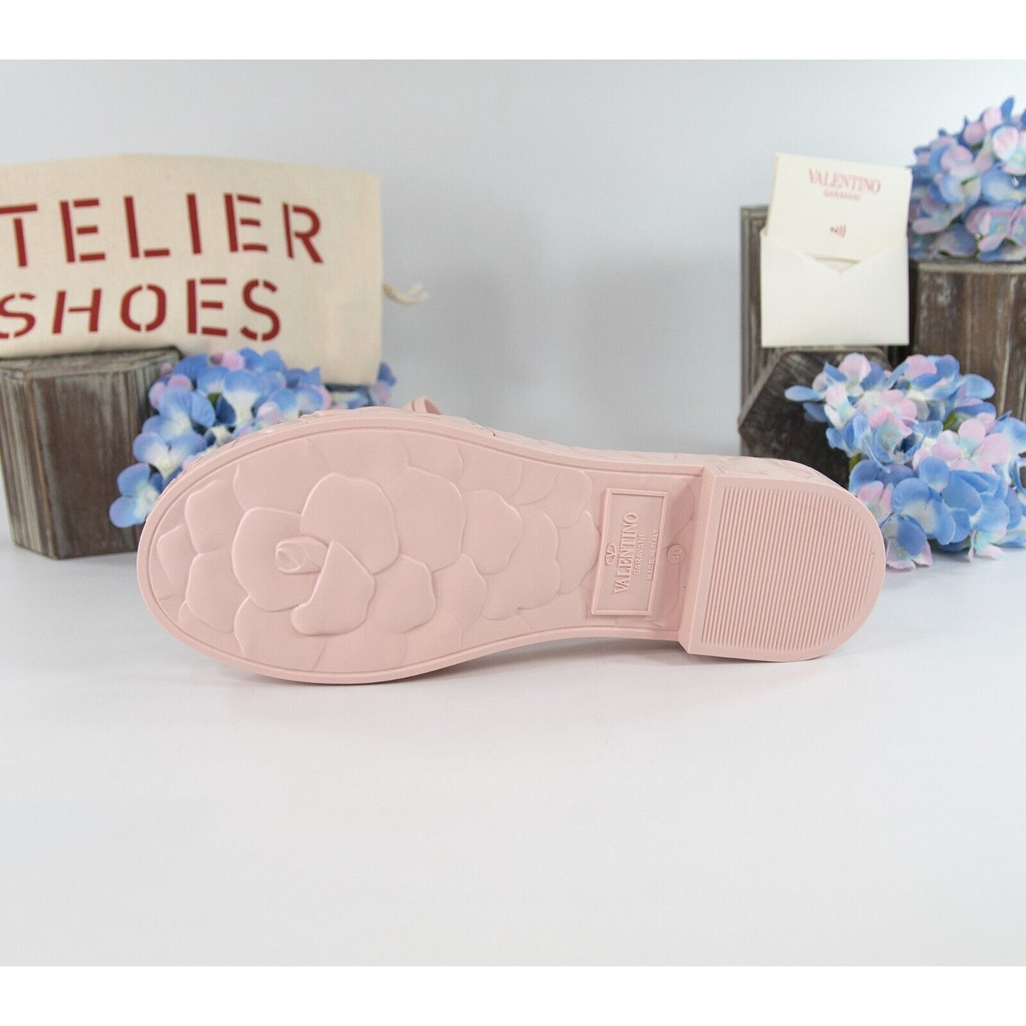 Valentino Garavani Rose Quartz Limited Edition 40MM Rubber Slide Sandals 40 NIB