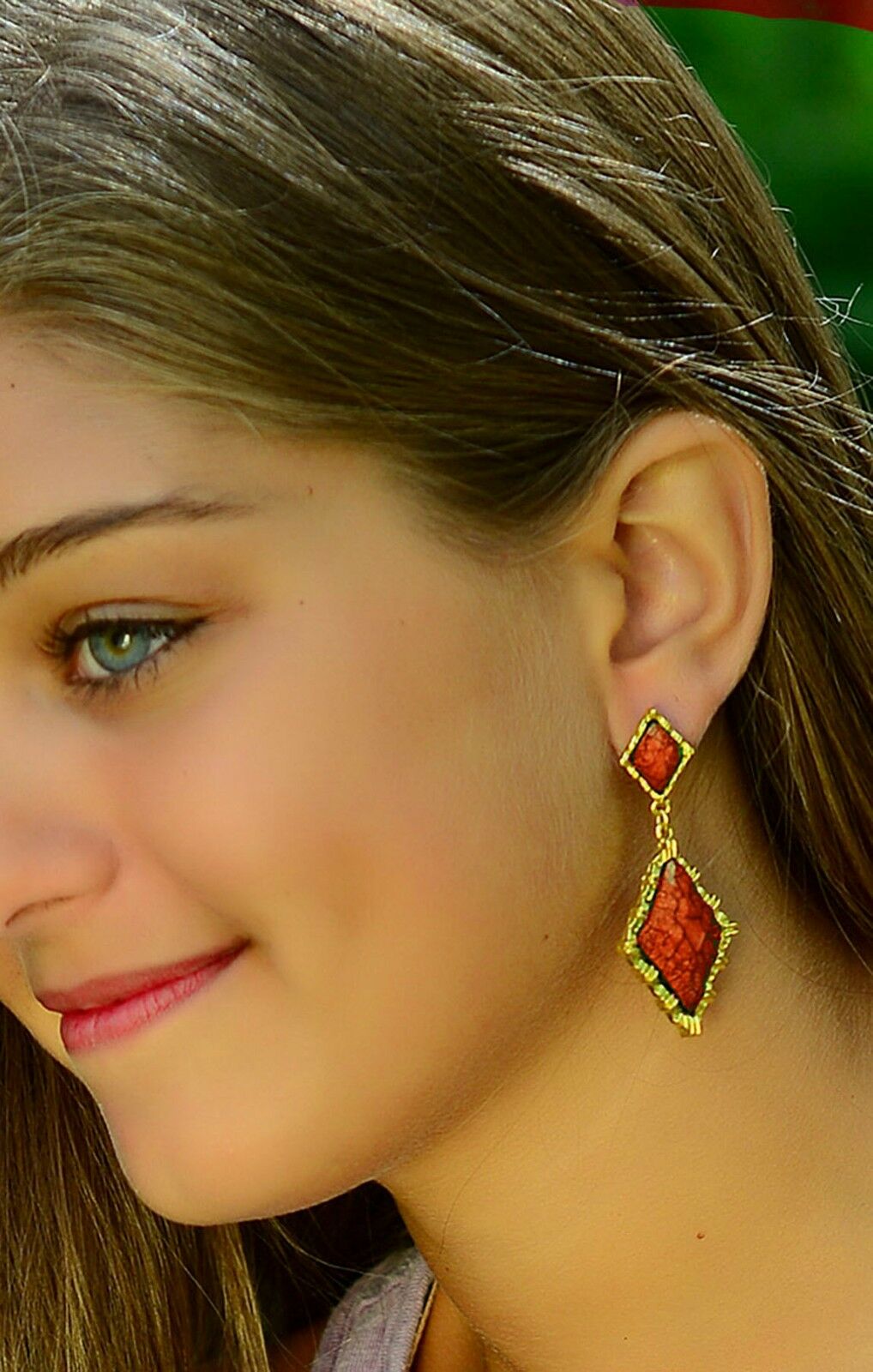 Amrita Singh Wainscot Coral Resin Reign Celebrity Earrings ERC 5001 NWT