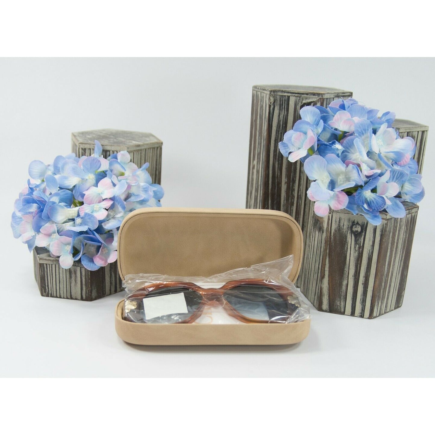 Chloe CE7435 Brown Gold Oversized Butterfly Logo Acrylic Sunglasses NWT Case