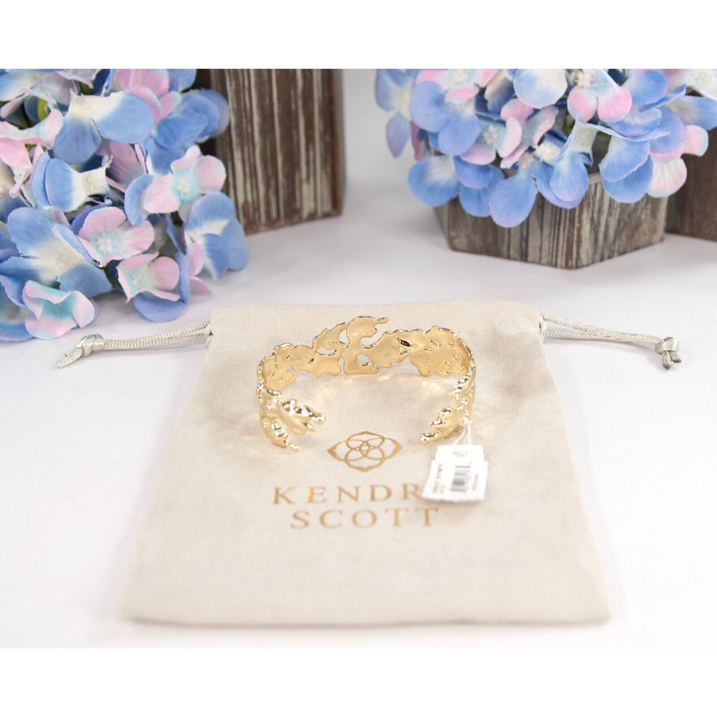 Kendra Scott Savannah Gold 3D Leaf Bangle Cuff Bracelet NWT