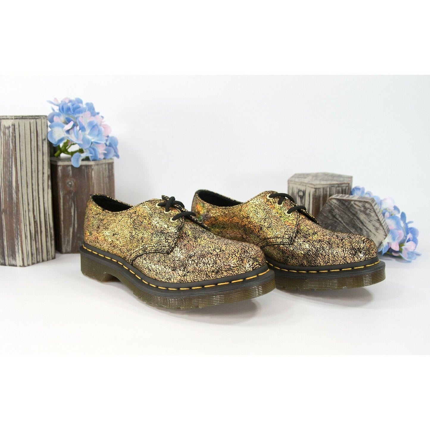 Dr. Martens Gold Iridescent Crackle Leather Oxford Lace Up Shoes Size 6 NIB