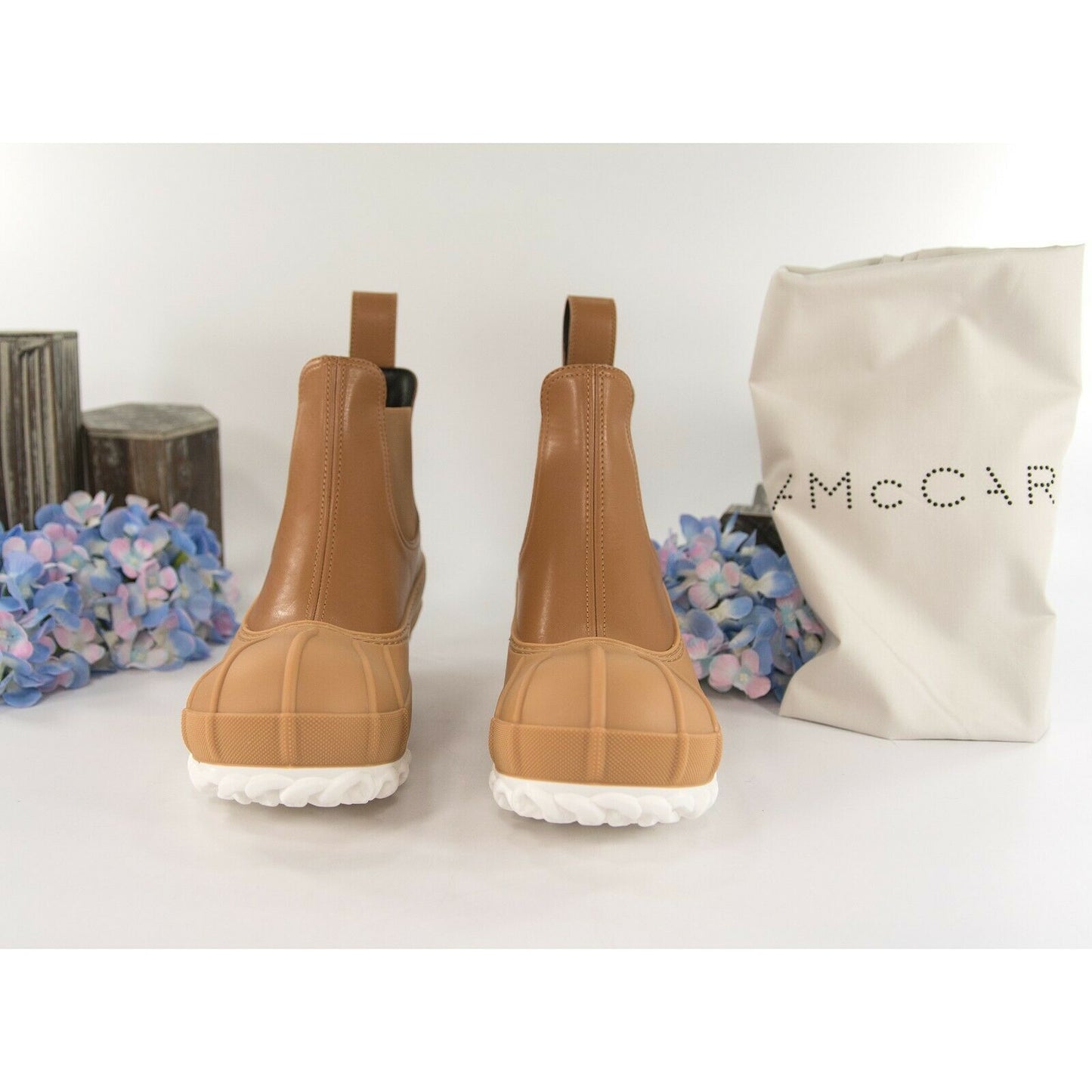 Stella McCartney Cuoio Vegan Leather Chain Sole Chelsea Duck Bootie Boots 36 NIB