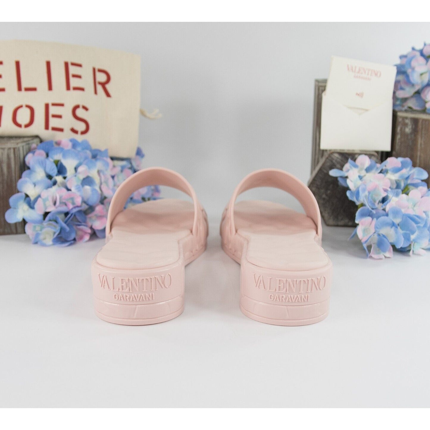 Valentino Garavani Rose Quartz Limited Edition 40MM Rubber Slide Sandals 40 NIB