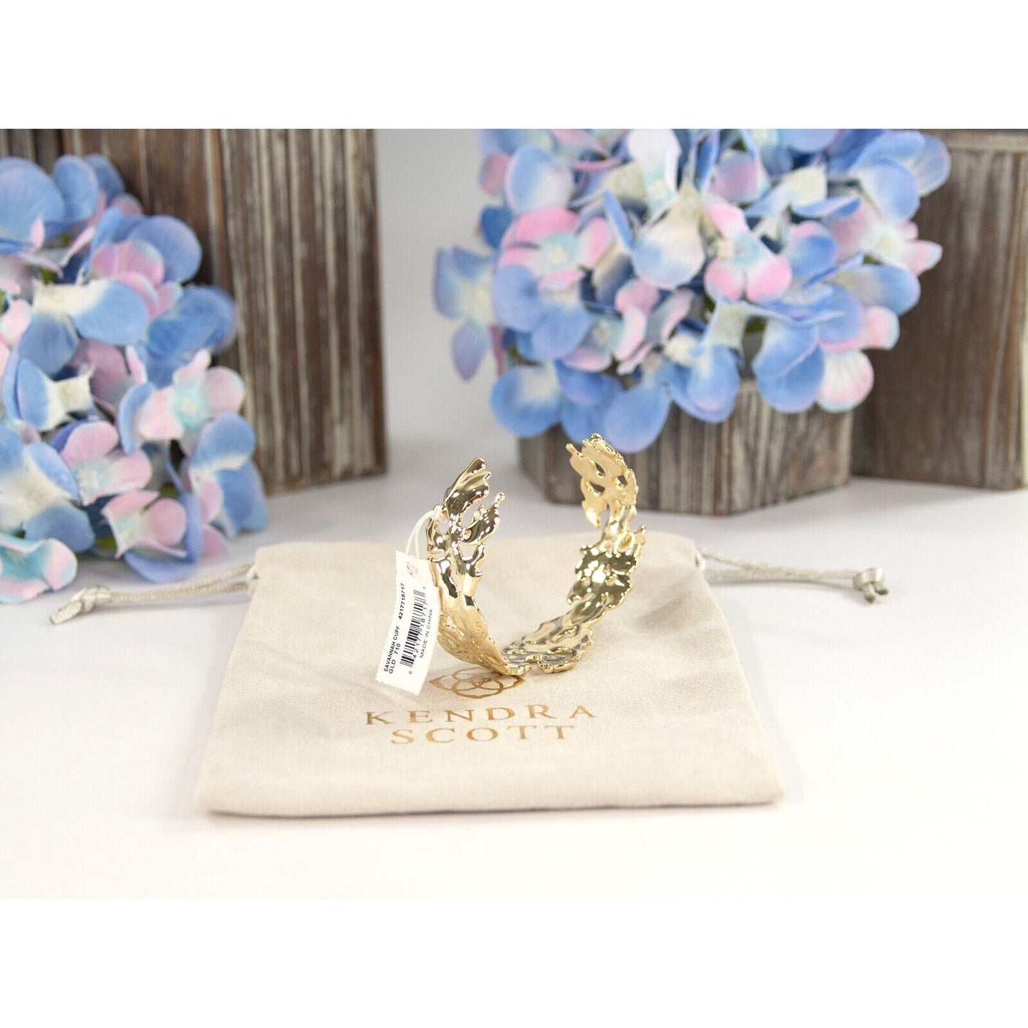 Kendra Scott Savannah Gold 3D Leaf Bangle Cuff Bracelet NWT