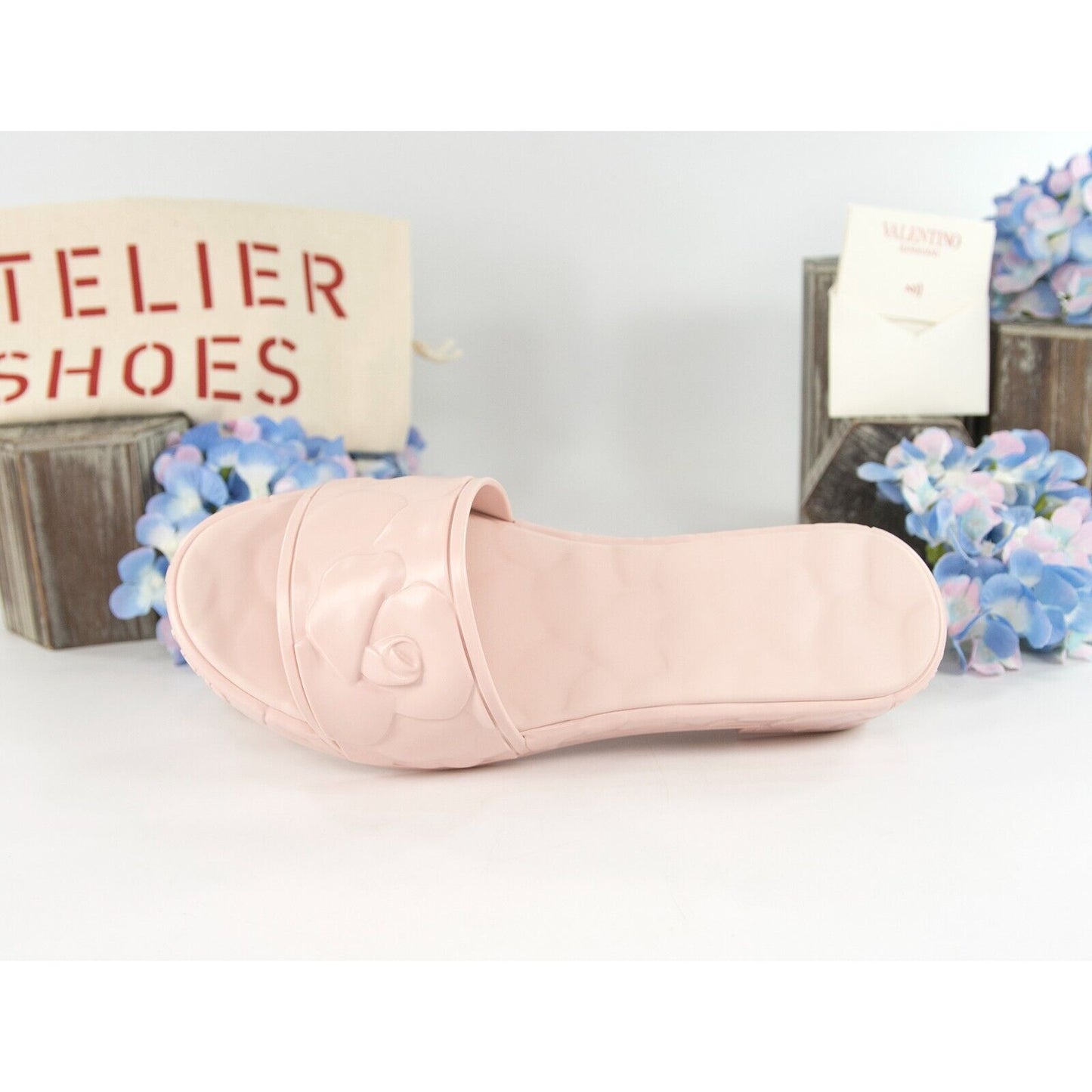 Valentino Garavani Rose Quartz Limited Edition 40MM Rubber Slide Sandals 40 NIB