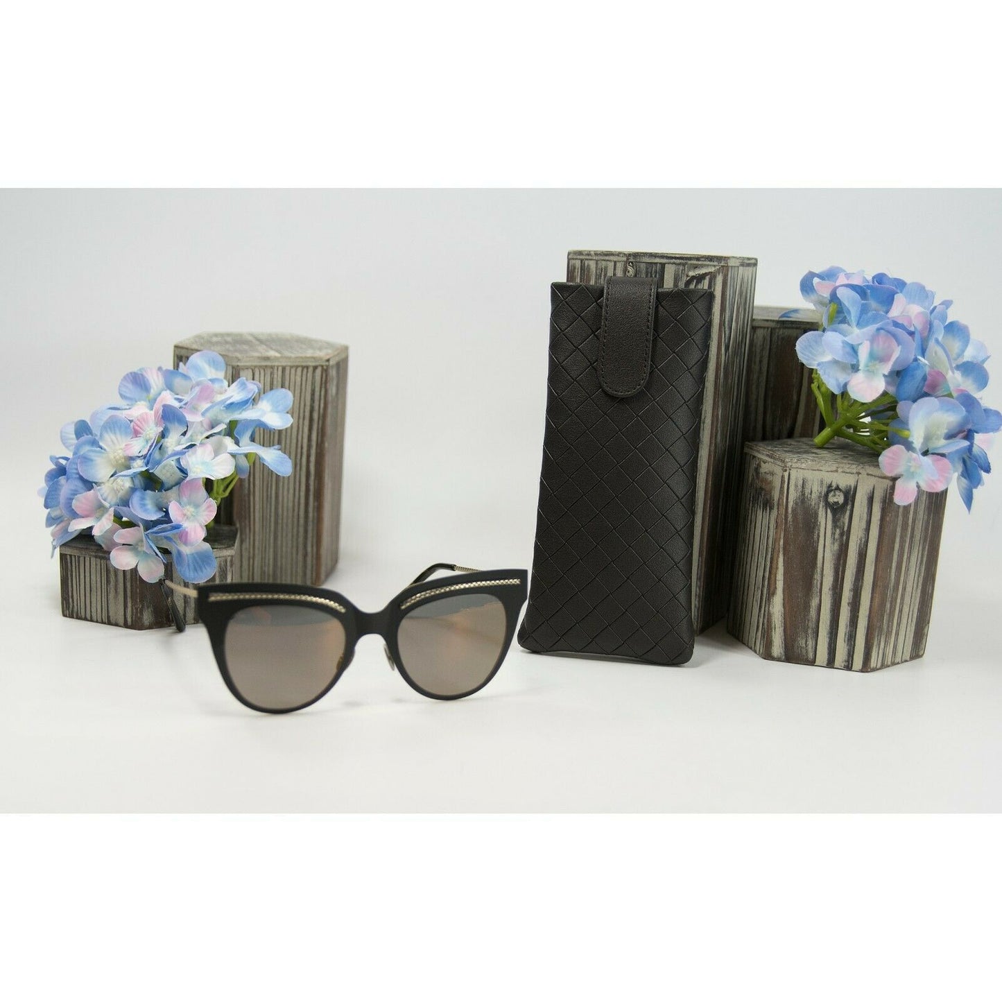 Bottega Veneta Black Gold Thin Frame Cat Eye Metal Logo Sunglasses NWT Case