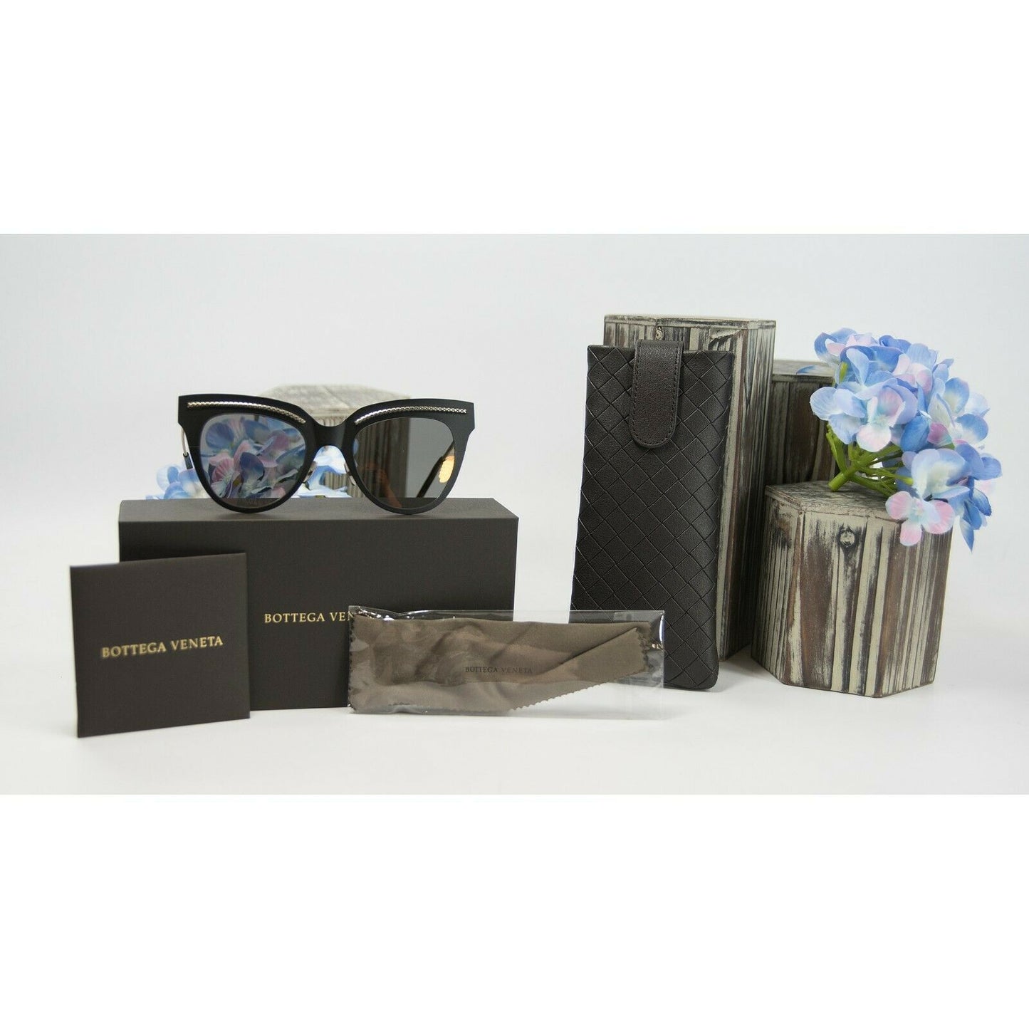 Bottega Veneta Black Gold Thin Frame Cat Eye Metal Logo Sunglasses NWT Case