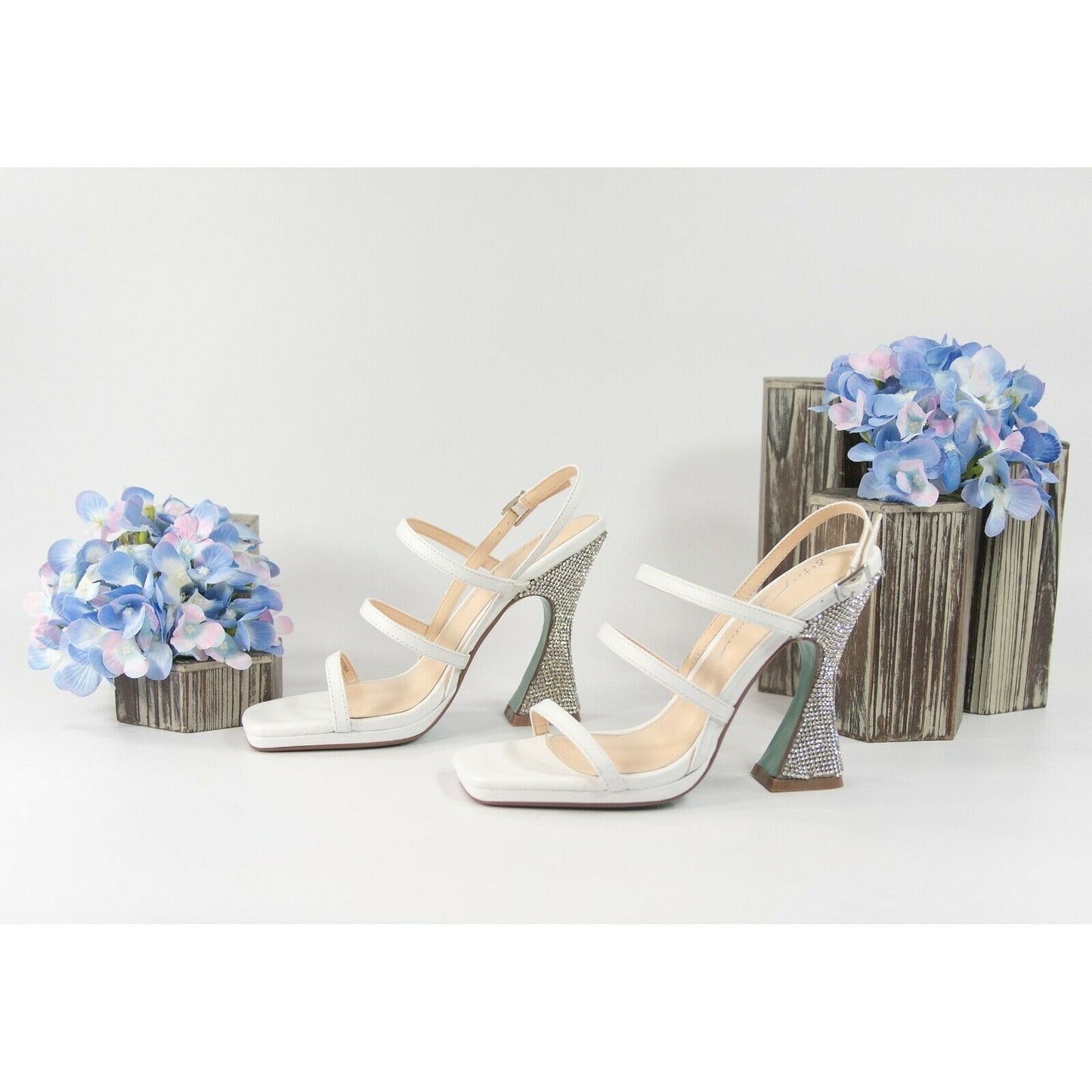 Betsey Johnson Pacey White Leather Crystal Tulip Wedding High Heels 8 NIB
