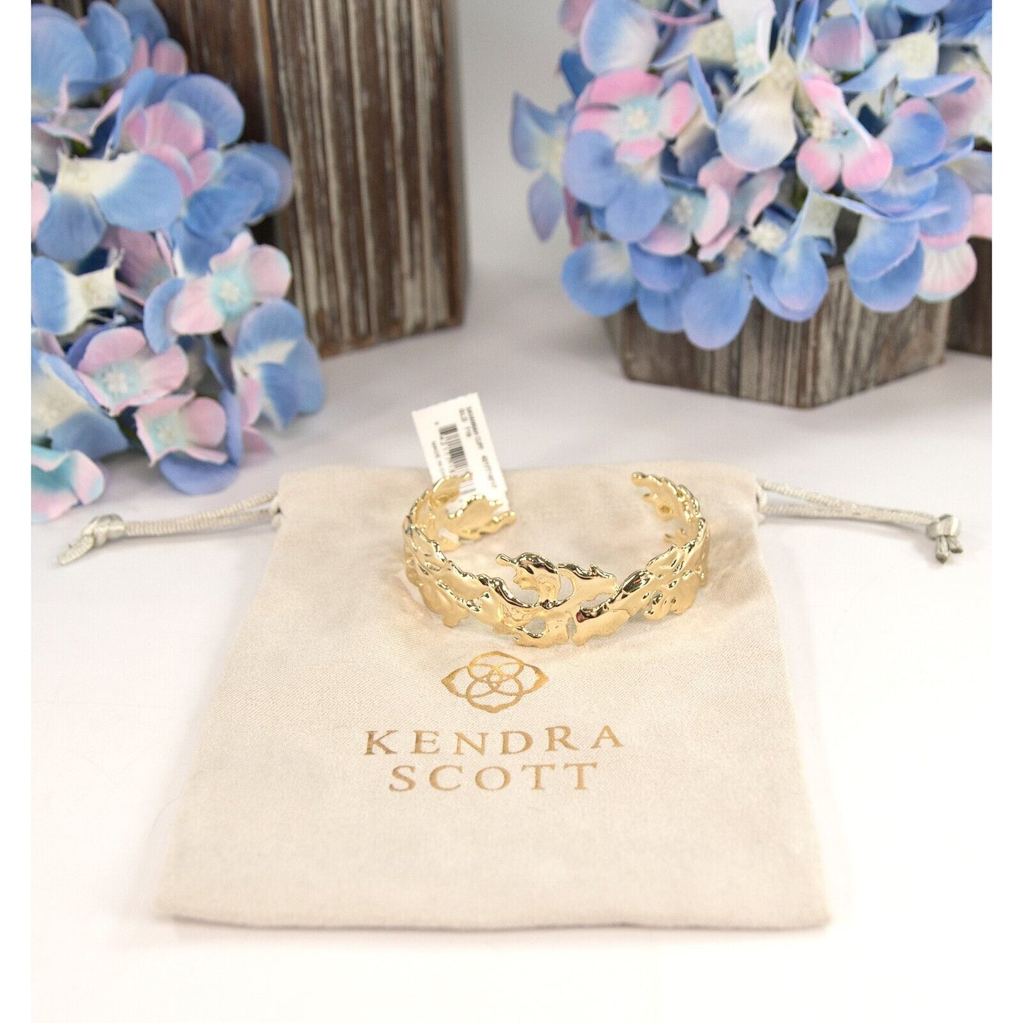 Kendra Scott Savannah Gold 3D Leaf Bangle Cuff Bracelet NWT