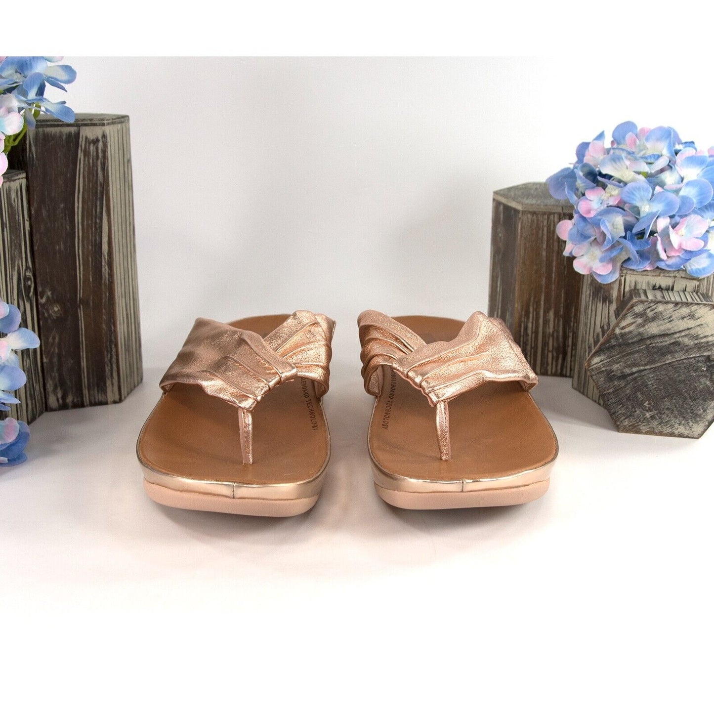 FitFlop Twiss Rose Gold Leather Slides Mule Wedge Sandals Size 39 NIB