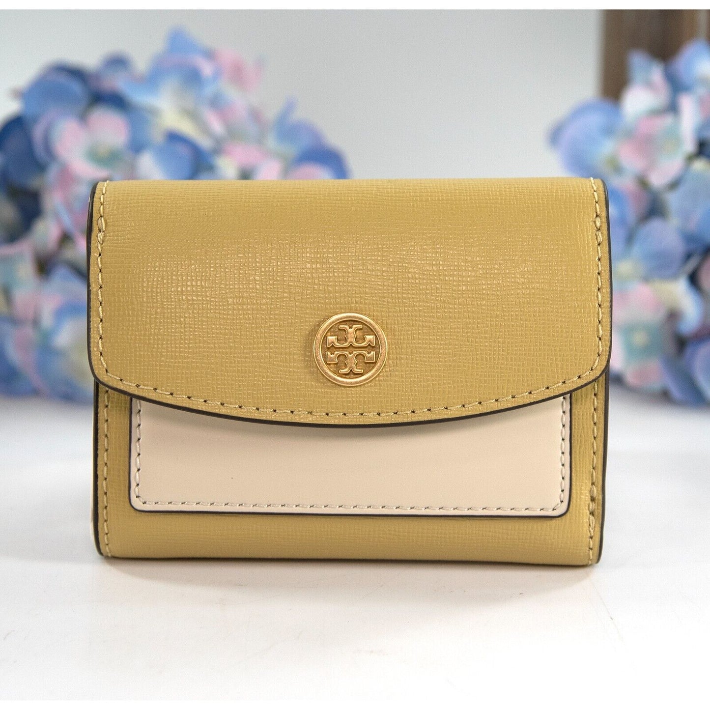 Tory Burch Robinson Colorblock Beeswax Leather Small Compact Wallet NWT