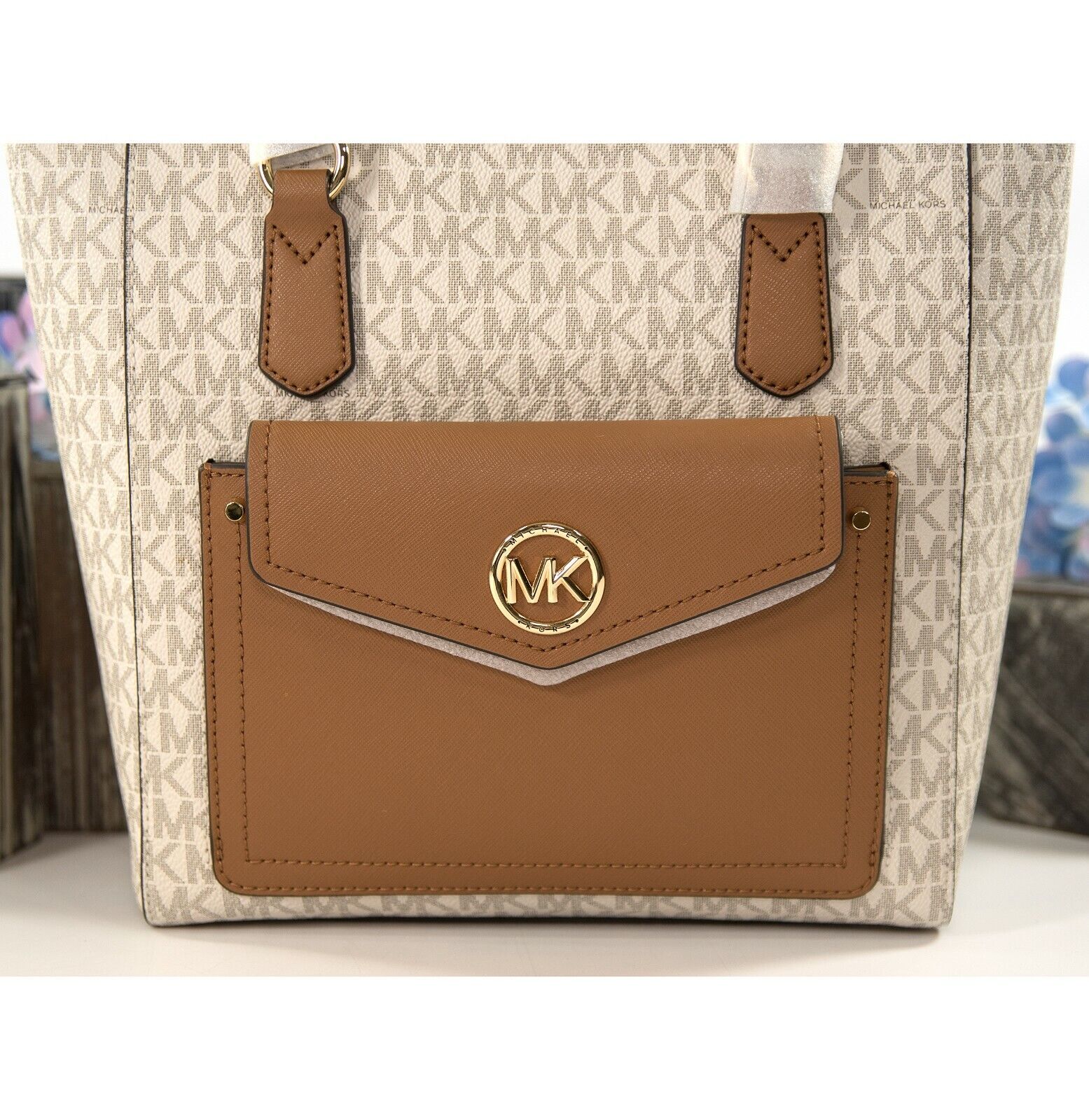 Michael Kors Joey Vanilla Monogram Acorn Leather Pocket Travel Tote NW –  Design Her Boutique