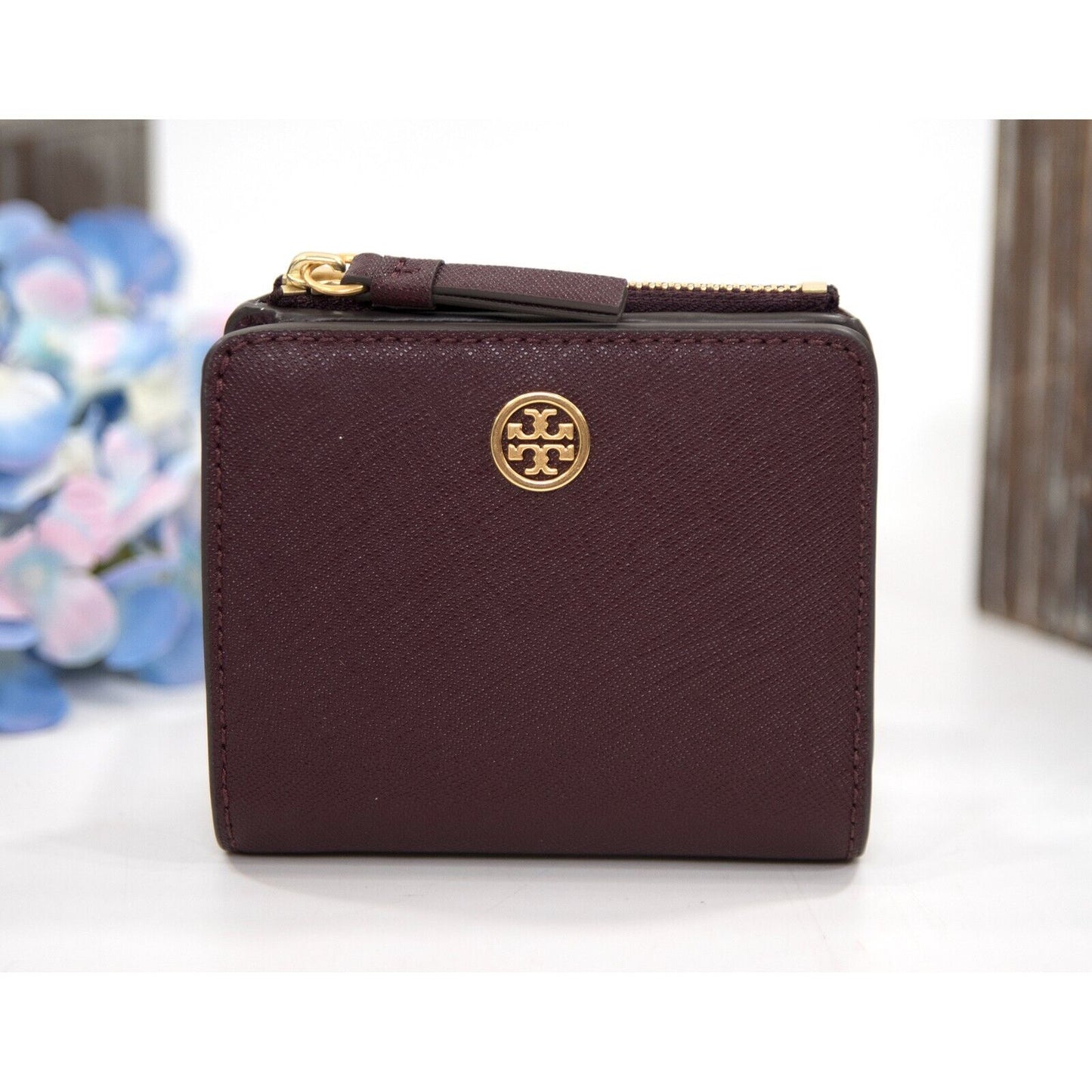 Tory Burch Robinson Port Saffiano Leather Small Compact Wallet NWT